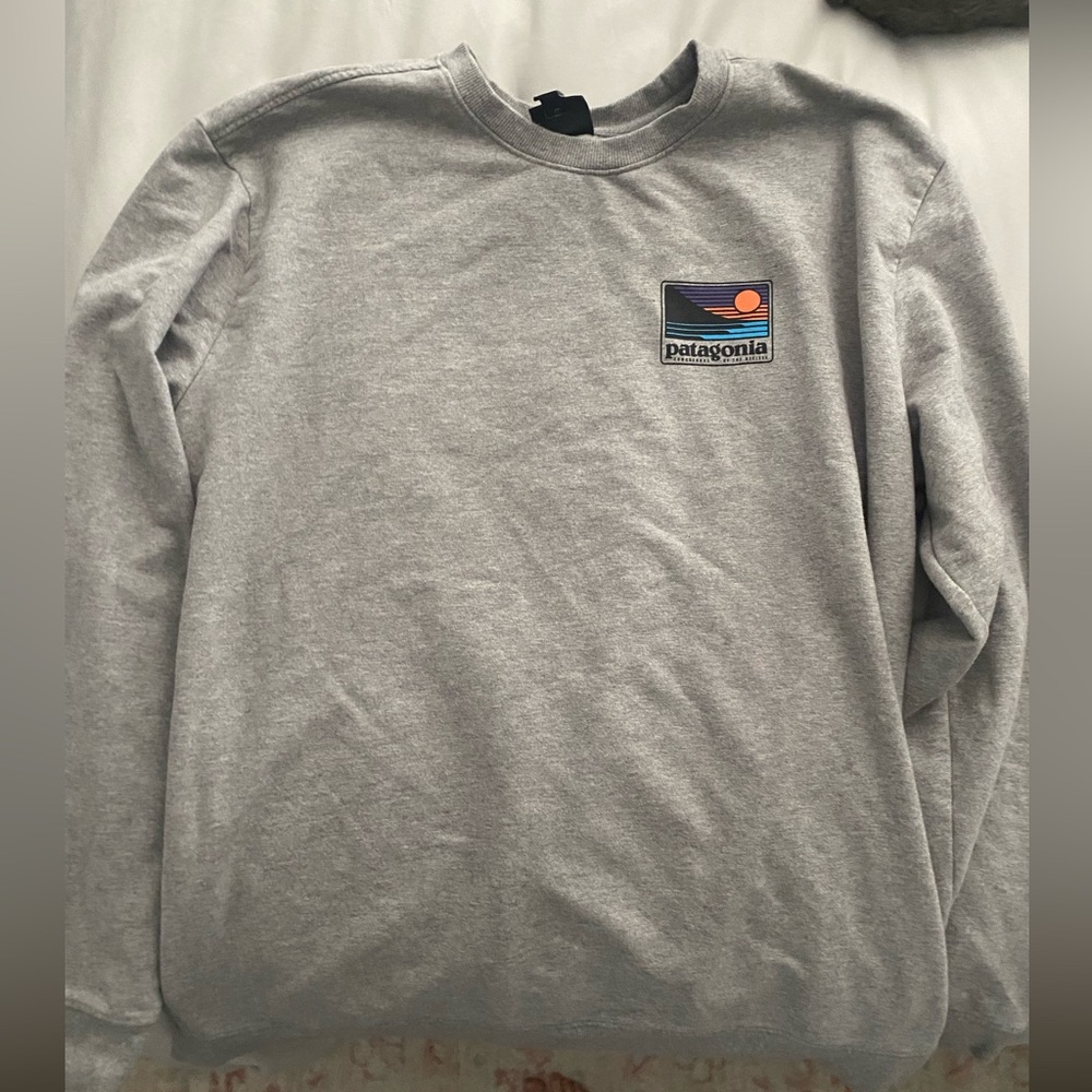 Men’s XL grey Patagonia sweatshirt never worn